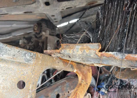 2001 Chevrolet Silverado 1500 Ls z USA, uszkodzony, nr VIN 2GCEK19V011375106